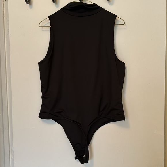 Smash +TESS bodysuit - Picture 3 of 3